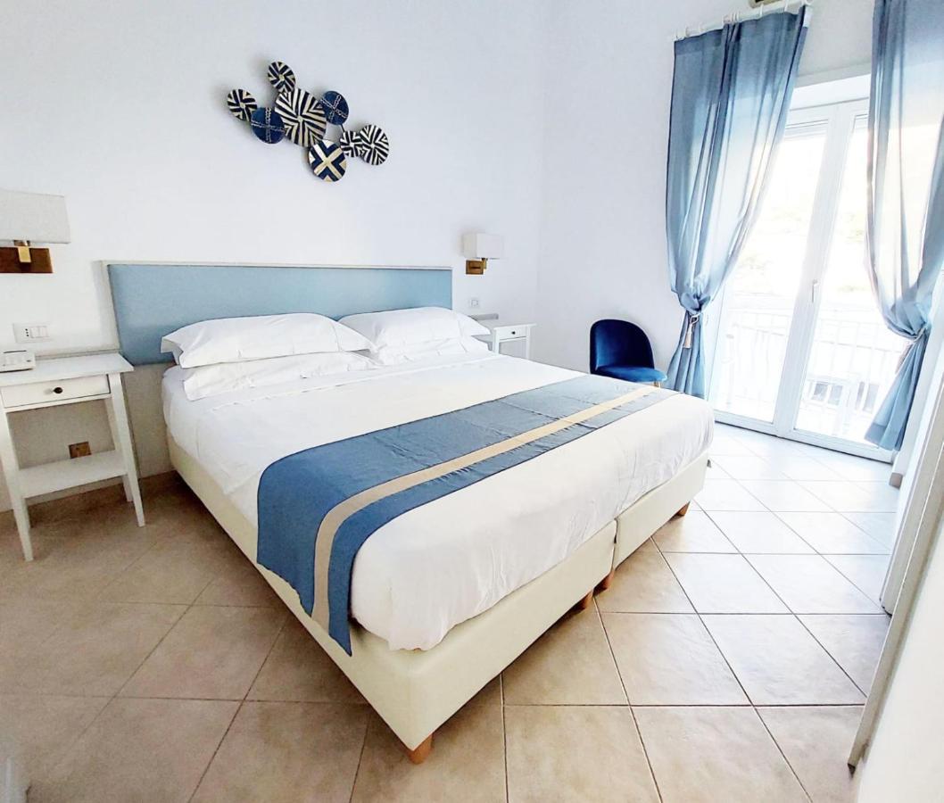 קאפרי Hotel Guarracino מראה חיצוני תמונה